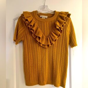 Beautiful short sleeve sweater shirt 
Flying Tomato brand 
Beautiful neckline